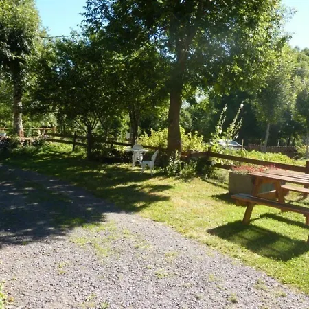 Gite Calme Au Coeur Des Volcans D'auvergne Avec Jardin, Cheminee Et Acces Internet. - Fr-1-742-48 Vakantiehuis *