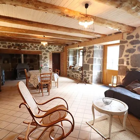 Gite Calme Au Coeur Des Volcans D'auvergne Avec Jardin, Cheminee Et Acces Internet. - Fr-1-742-48 * Murat (Cantal)